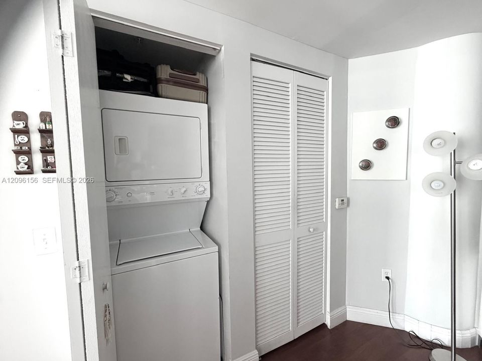 For Sale: $315,000 (0 beds, 1 baths, 655 Square Feet)