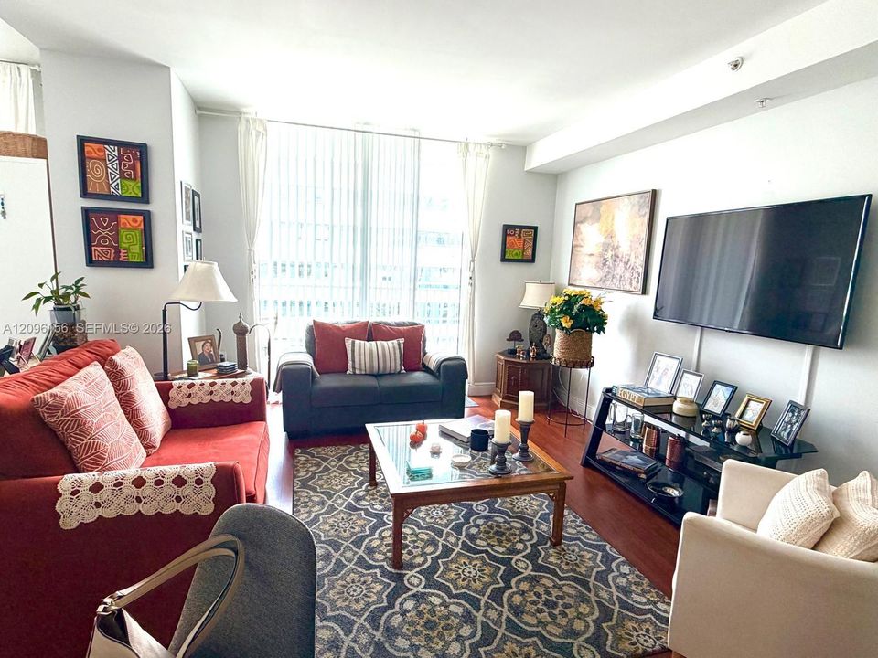 For Sale: $315,000 (0 beds, 1 baths, 655 Square Feet)