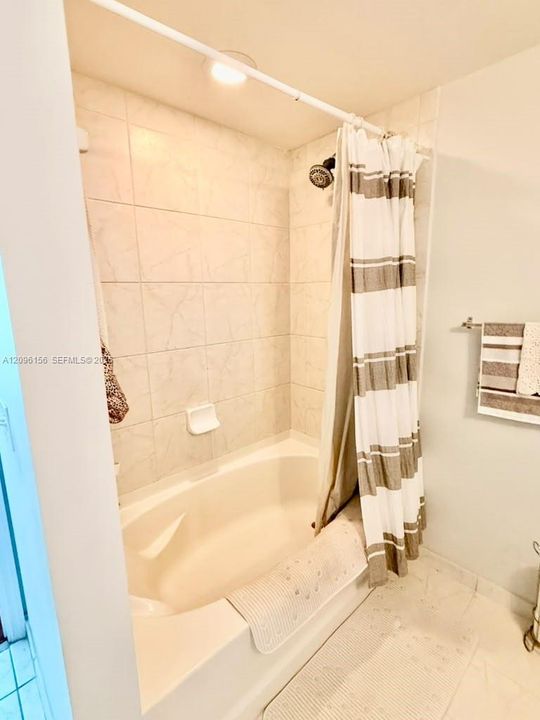 For Sale: $315,000 (0 beds, 1 baths, 655 Square Feet)