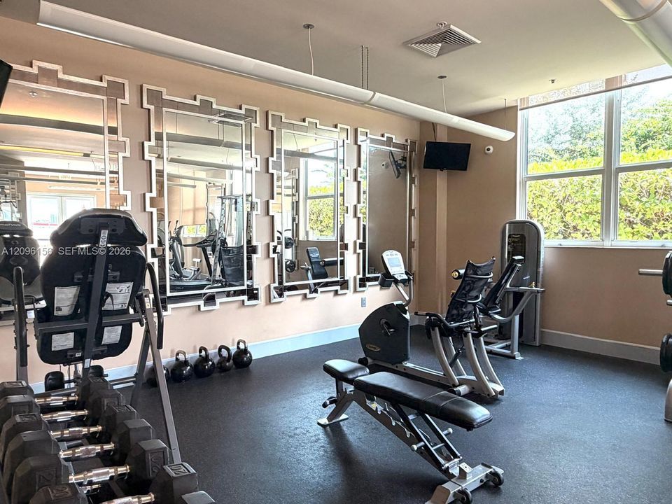 For Sale: $315,000 (0 beds, 1 baths, 655 Square Feet)