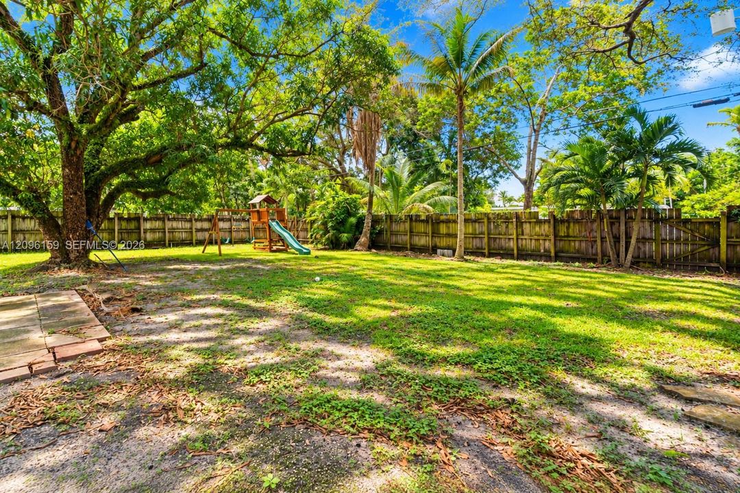 En Venta: $620,000 (4 camas, 3 baños, 1910 Pies cuadrados)
