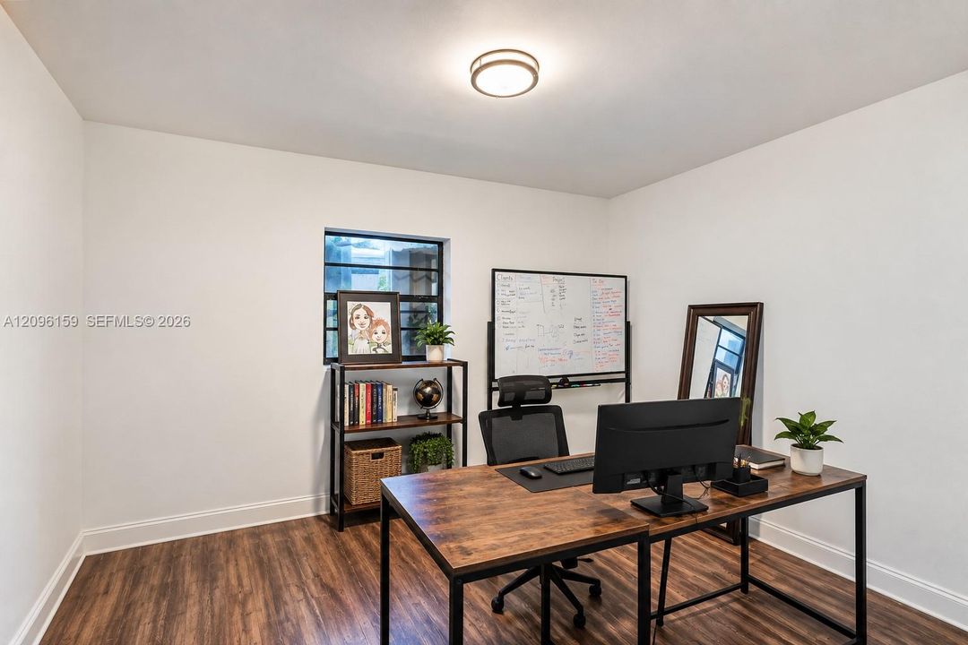En Venta: $620,000 (4 camas, 3 baños, 1910 Pies cuadrados)