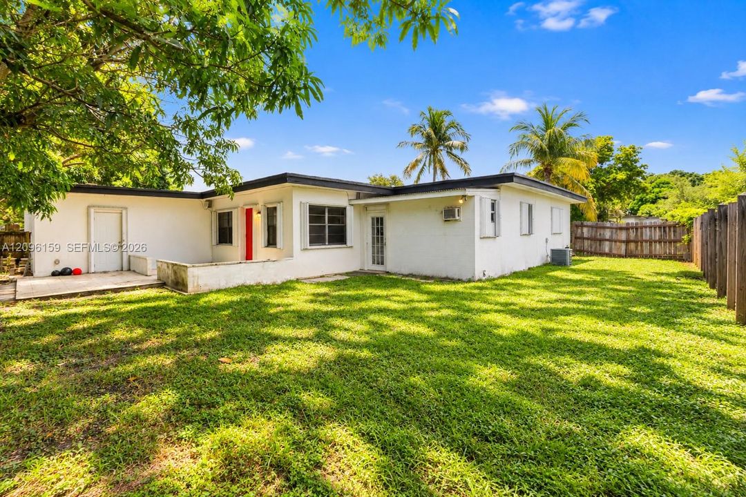 En Venta: $620,000 (4 camas, 3 baños, 1910 Pies cuadrados)