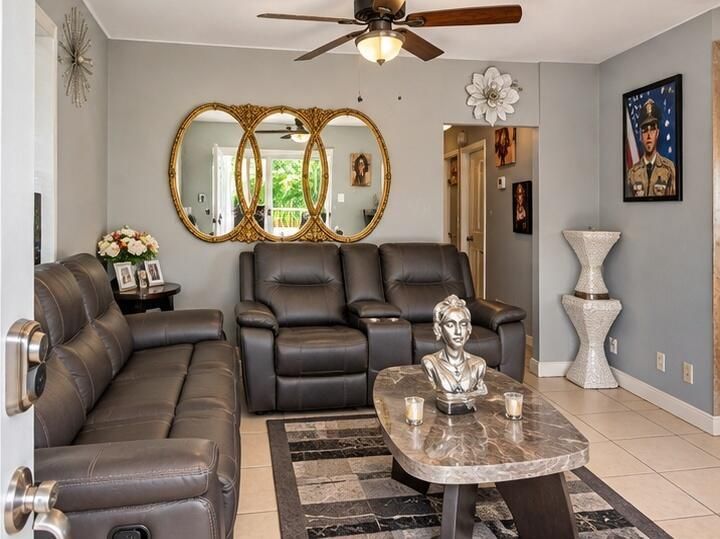 property_photo_4_living_room (2)