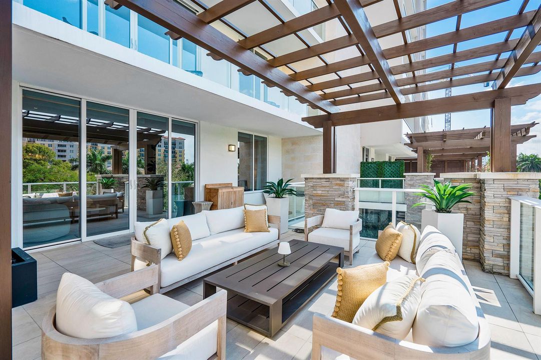 023-200SoutheastMiznerBoulevard-BocaRato