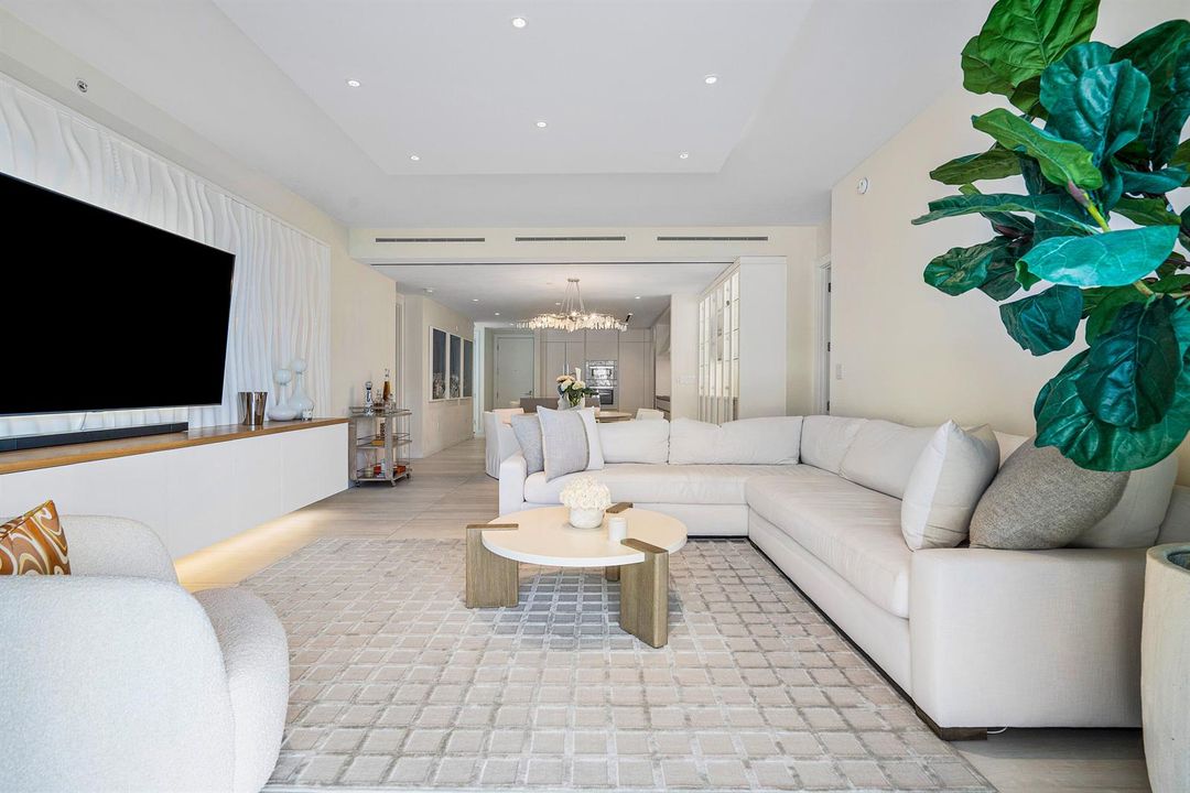 015-200SoutheastMiznerBoulevard-BocaRato