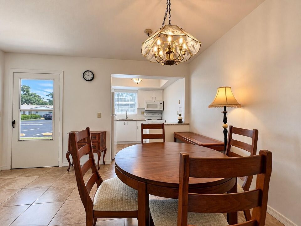 Dining to Kitchen