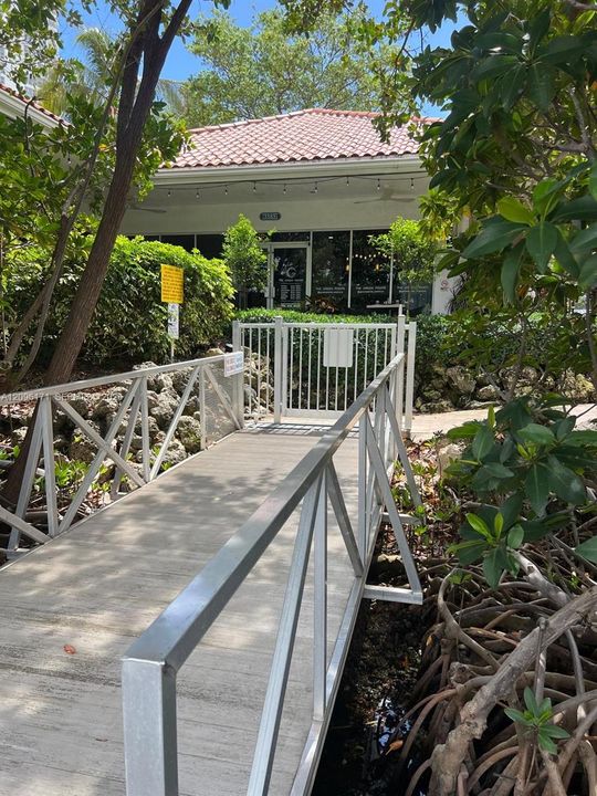 En Venta: $1,650 (5,018 sqft)