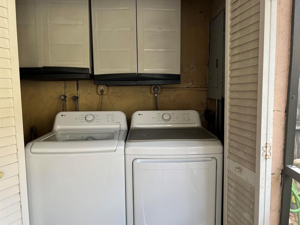 Full size Laundry