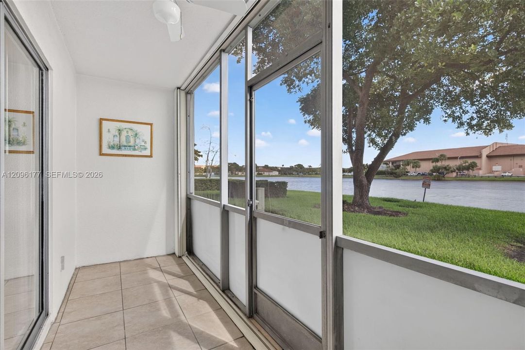 For Sale: $174,000 (1 beds, 1 baths, 585 Square Feet)