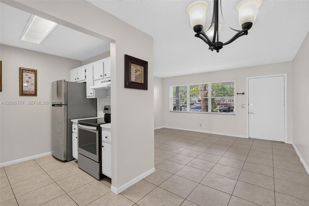 For Sale: $174,000 (1 beds, 1 baths, 585 Square Feet)