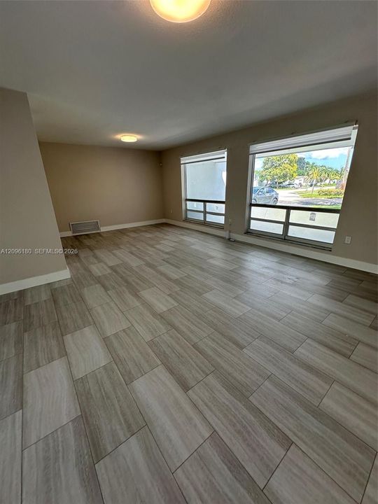 En Venta: $579,000 (3 camas, 2 baños, 1945 Pies cuadrados)