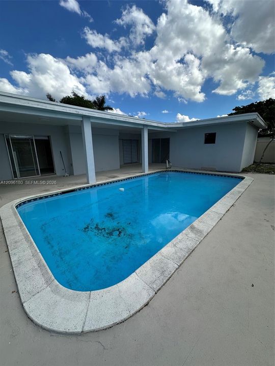 En Venta: $579,000 (3 camas, 2 baños, 1945 Pies cuadrados)