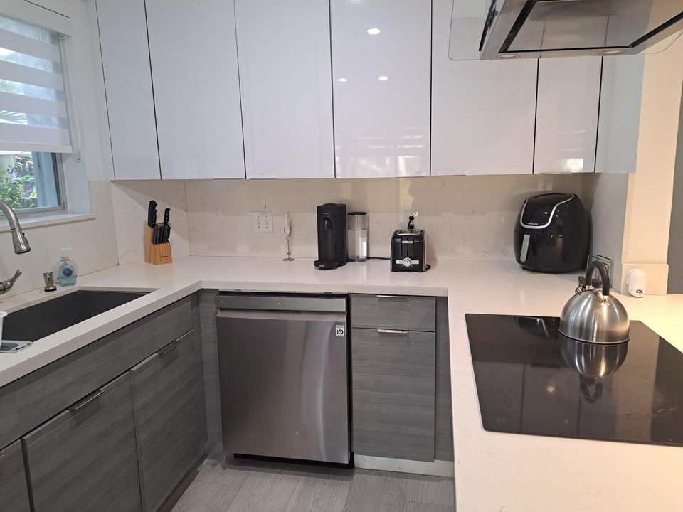 2226 Discovery Cir W Deerfield Beach, FL