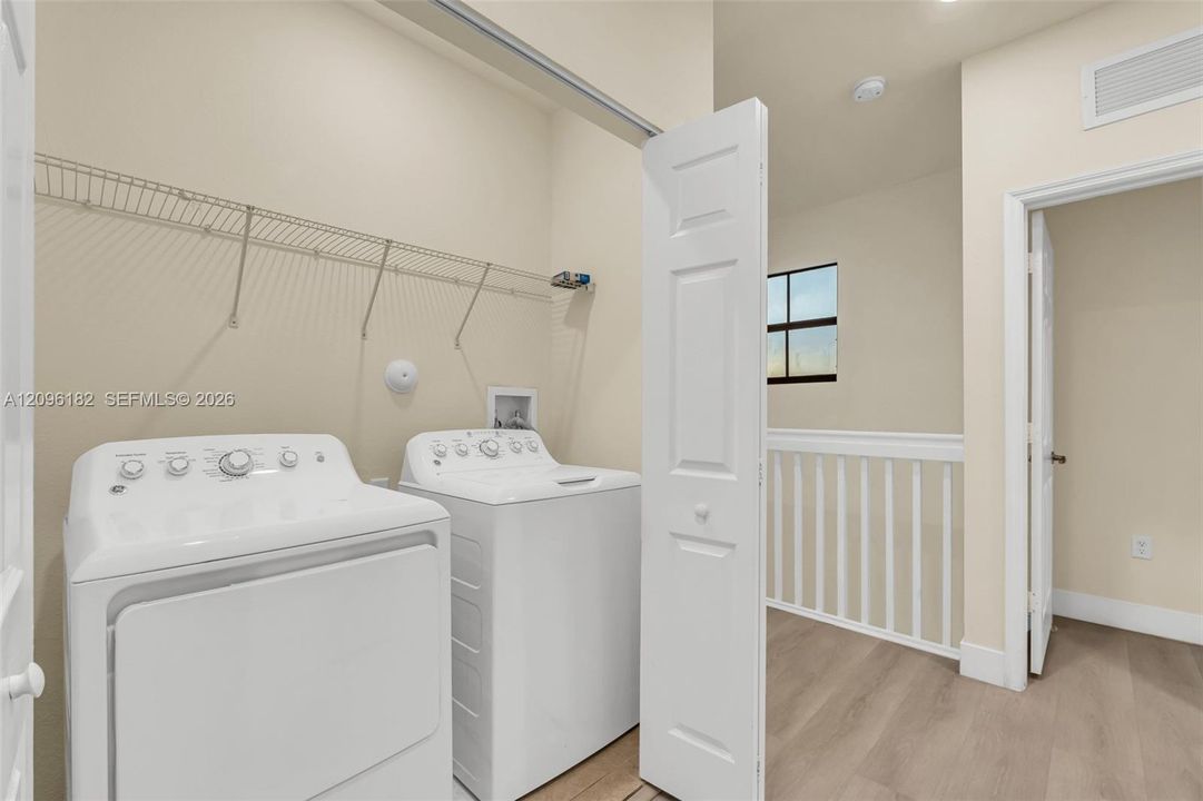 В аренду: $3,500 (4 спален, 3 ванн, 3022 Квадратных фут)