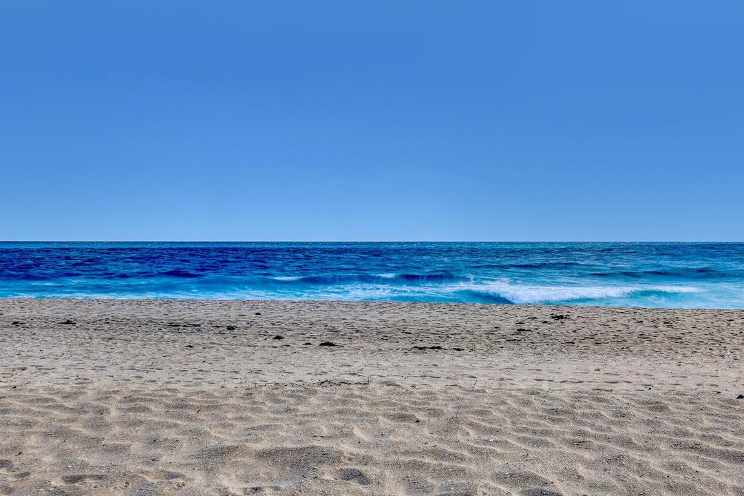 Palm Beach Shores Beach