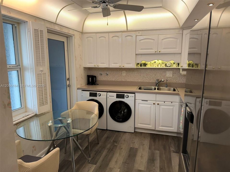 For Rent: $3,250 (2 beds, 2 baths, 1205 Square Feet)