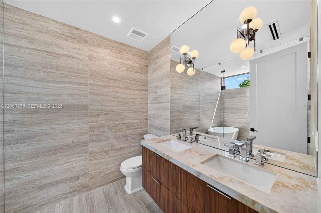 For Sale: $1,349,000 (3 beds, 3 baths, 2013 Square Feet)