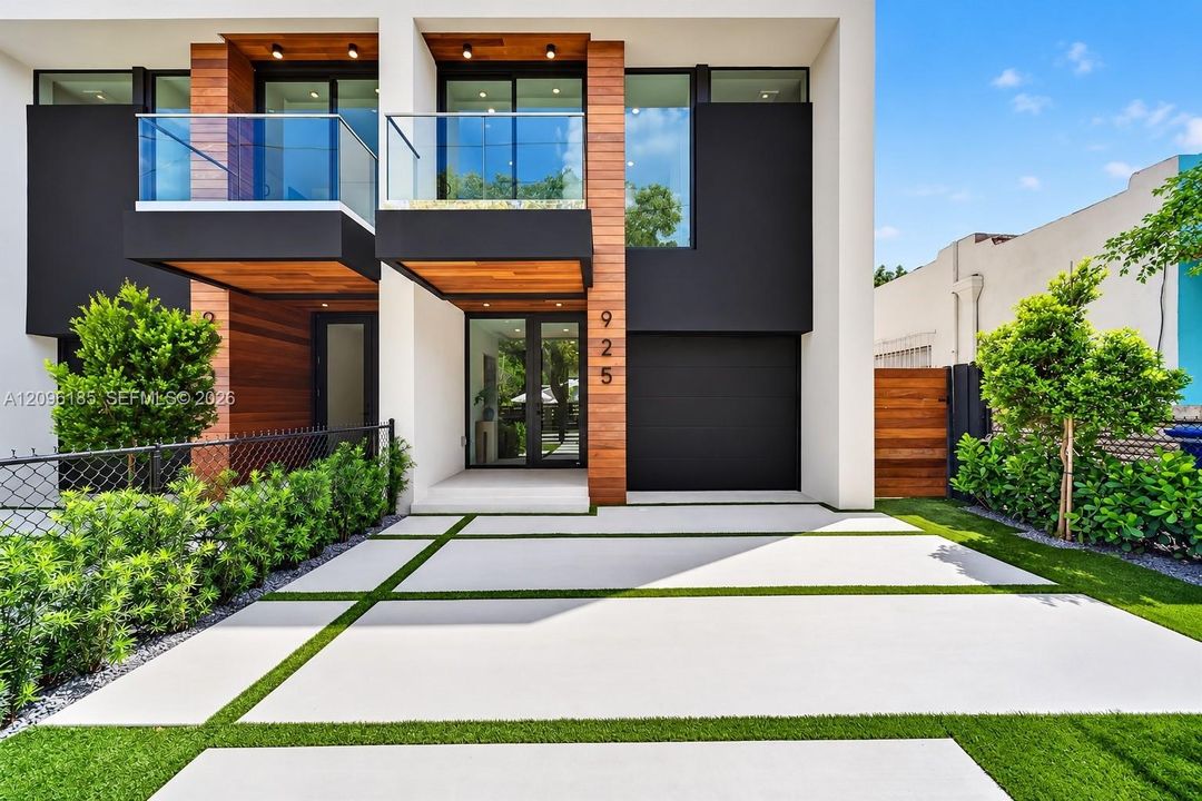 For Sale: $1,349,000 (3 beds, 3 baths, 2013 Square Feet)
