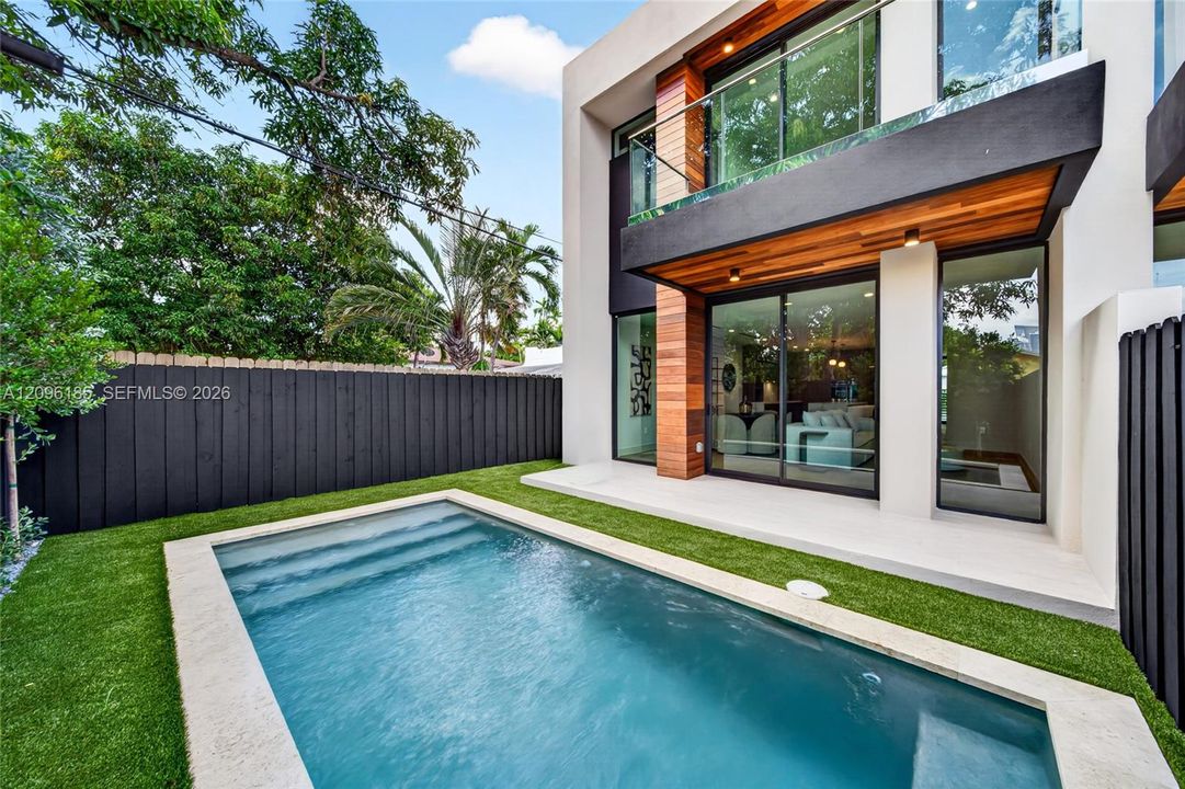 For Sale: $1,349,000 (3 beds, 3 baths, 2013 Square Feet)