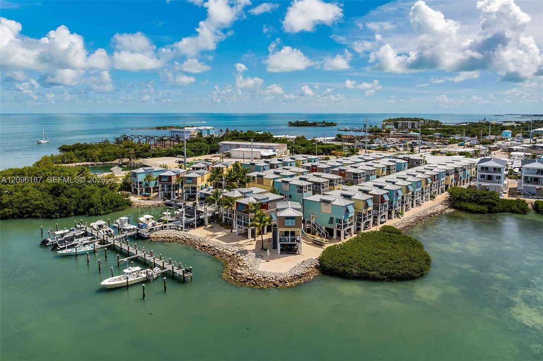 En Venta: $449,000 (2 camas, 2 baños, 960 Pies cuadrados)