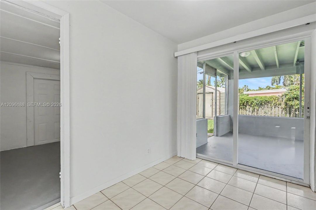 For Sale: $388,800 (3 beds, 1 baths, 1025 Square Feet)
