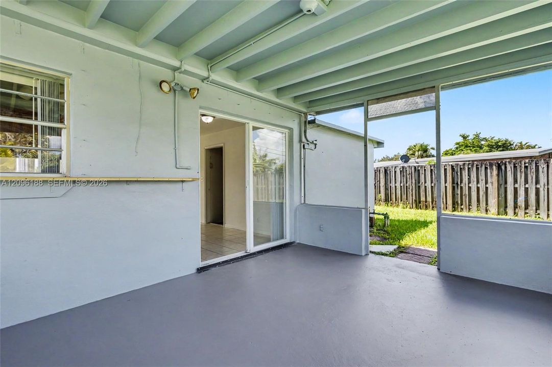 For Sale: $388,800 (3 beds, 1 baths, 1025 Square Feet)