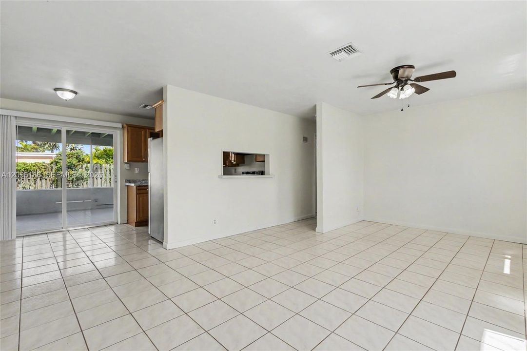 For Sale: $388,800 (3 beds, 1 baths, 1025 Square Feet)