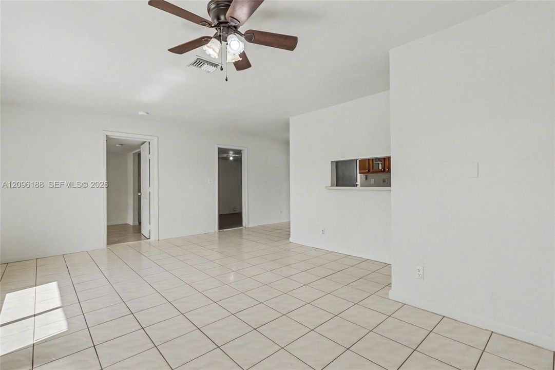 For Sale: $388,800 (3 beds, 1 baths, 1025 Square Feet)
