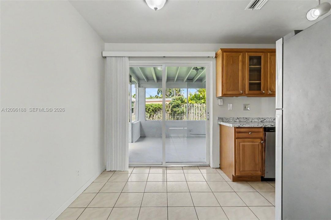 For Sale: $388,800 (3 beds, 1 baths, 1025 Square Feet)