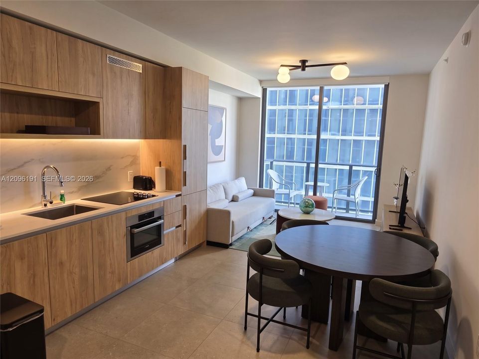 For Rent: $3,200 (1 beds, 1 baths, 555 Square Feet)