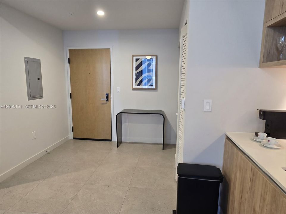 For Rent: $3,200 (1 beds, 1 baths, 555 Square Feet)