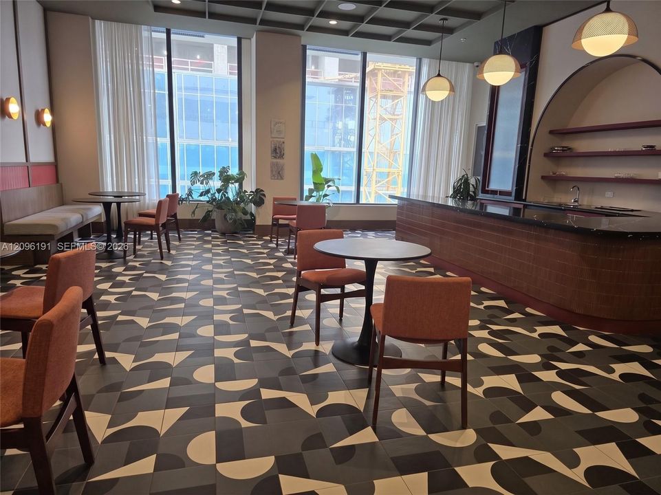 For Rent: $3,200 (1 beds, 1 baths, 555 Square Feet)
