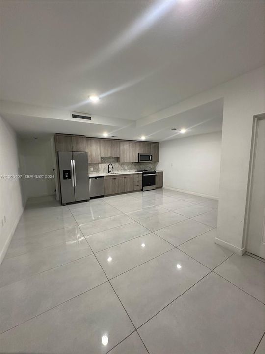 For Rent: $2,500 (3 beds, 2 baths, 1398 Square Feet)