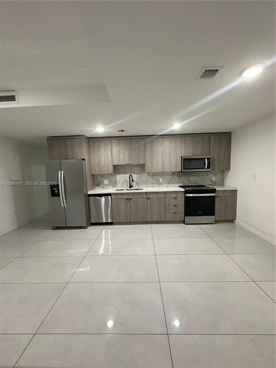 For Rent: $2,500 (3 beds, 2 baths, 1398 Square Feet)