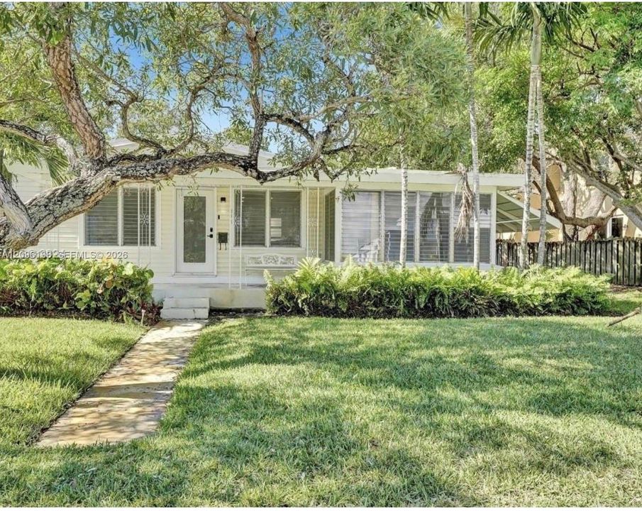For Rent: $3,750 (3 beds, 2 baths, 1111 Square Feet)