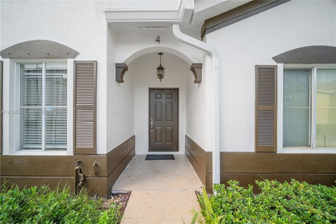 For Rent: $3,300 (3 beds, 3 baths, 1426 Square Feet)
