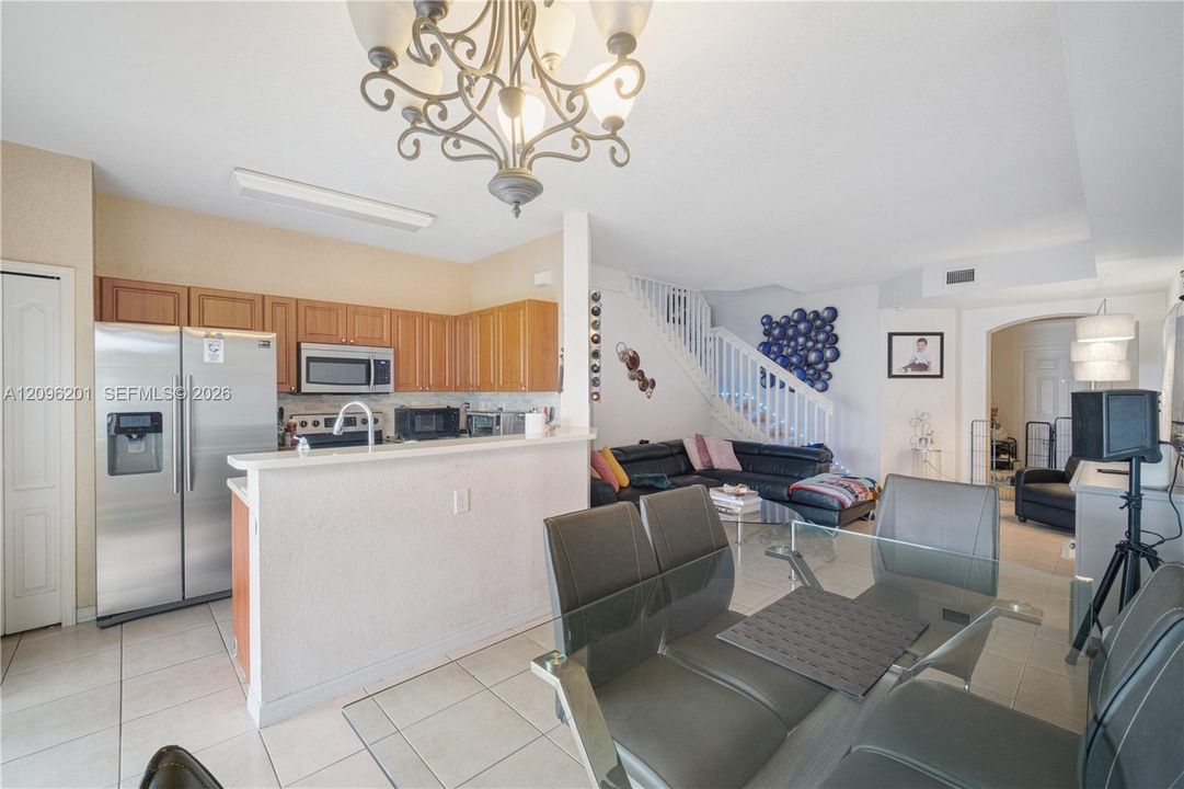 For Rent: $3,300 (3 beds, 3 baths, 1426 Square Feet)