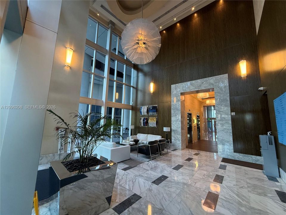 For Rent: $3,100 (1 beds, 1 baths, 899 Square Feet)