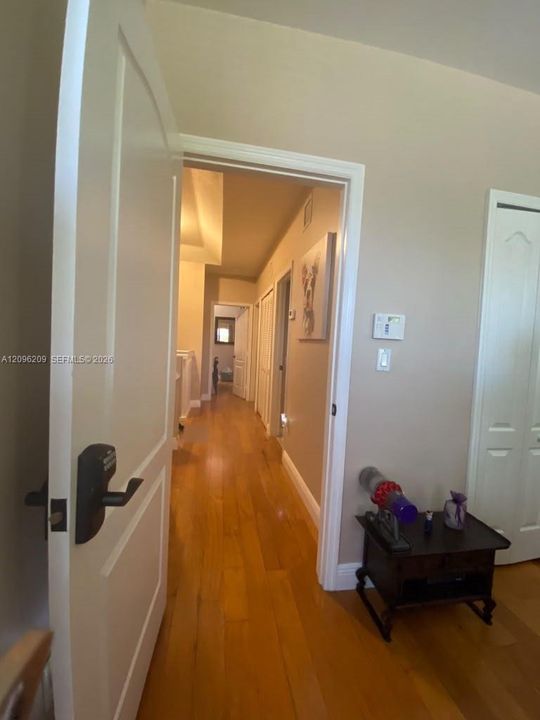 В аренду: $3,400 (3 спален, 2 ванн, 1579 Квадратных фут)