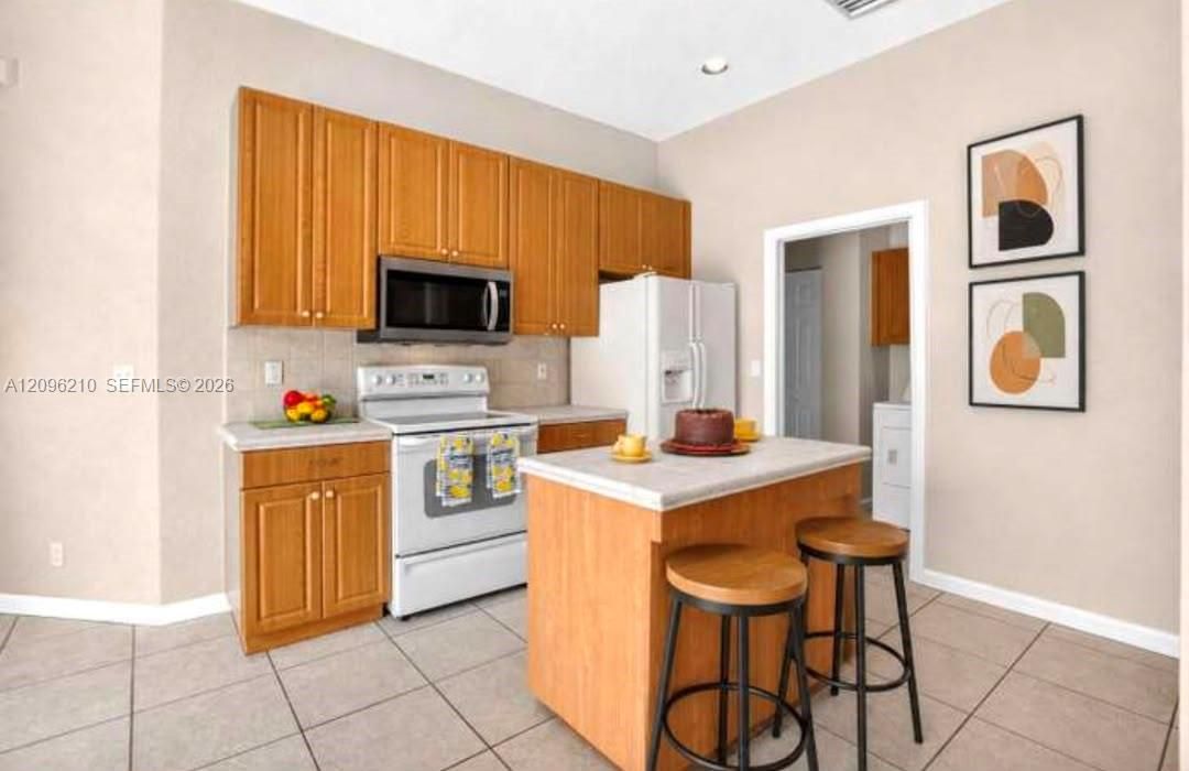 For Rent: $1,950 (3 beds, 2 baths, 0 Square Feet)