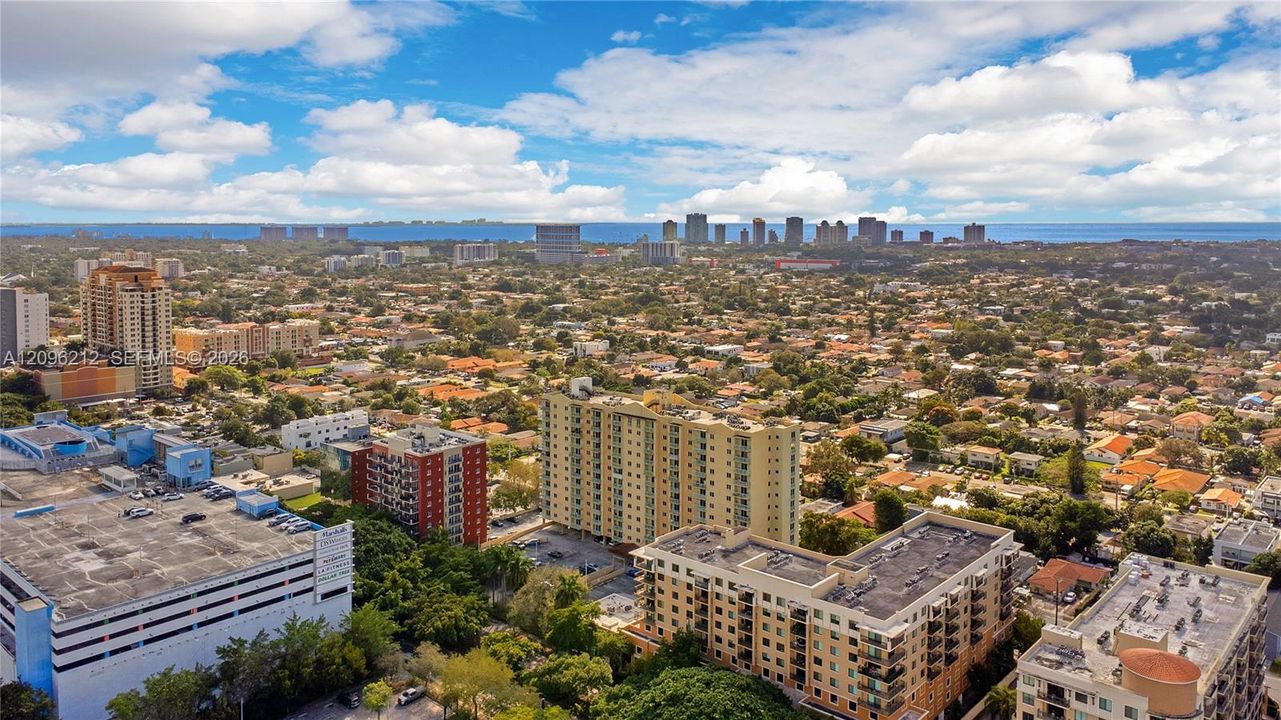 For Sale: $399,000 (2 beds, 2 baths, 842 Square Feet)