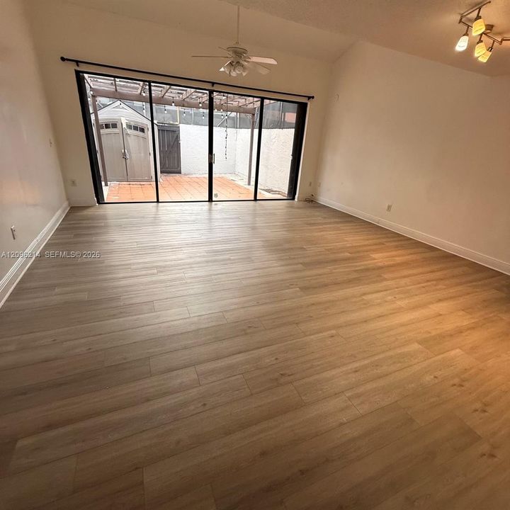 For Sale: $525,000 (3 beds, 2 baths, 1592 Square Feet)