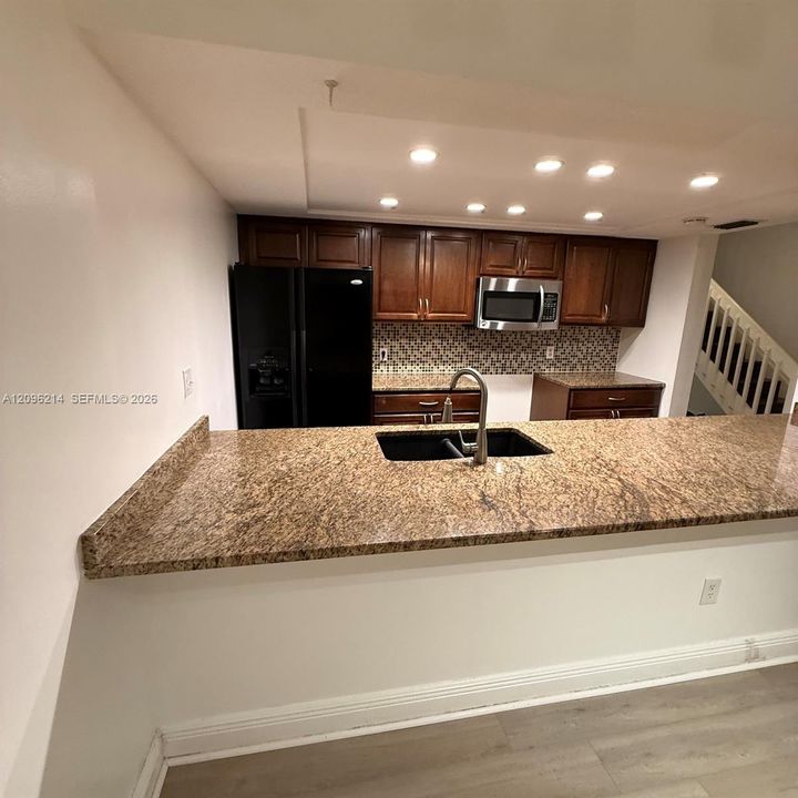 For Sale: $525,000 (3 beds, 2 baths, 1592 Square Feet)