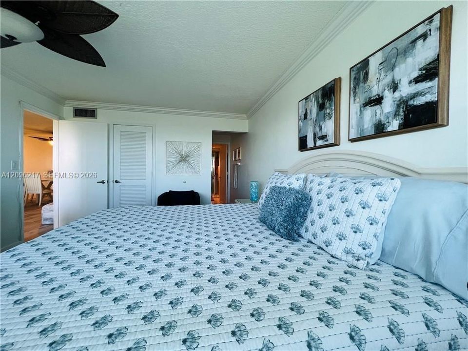 MAIN BEDROOM