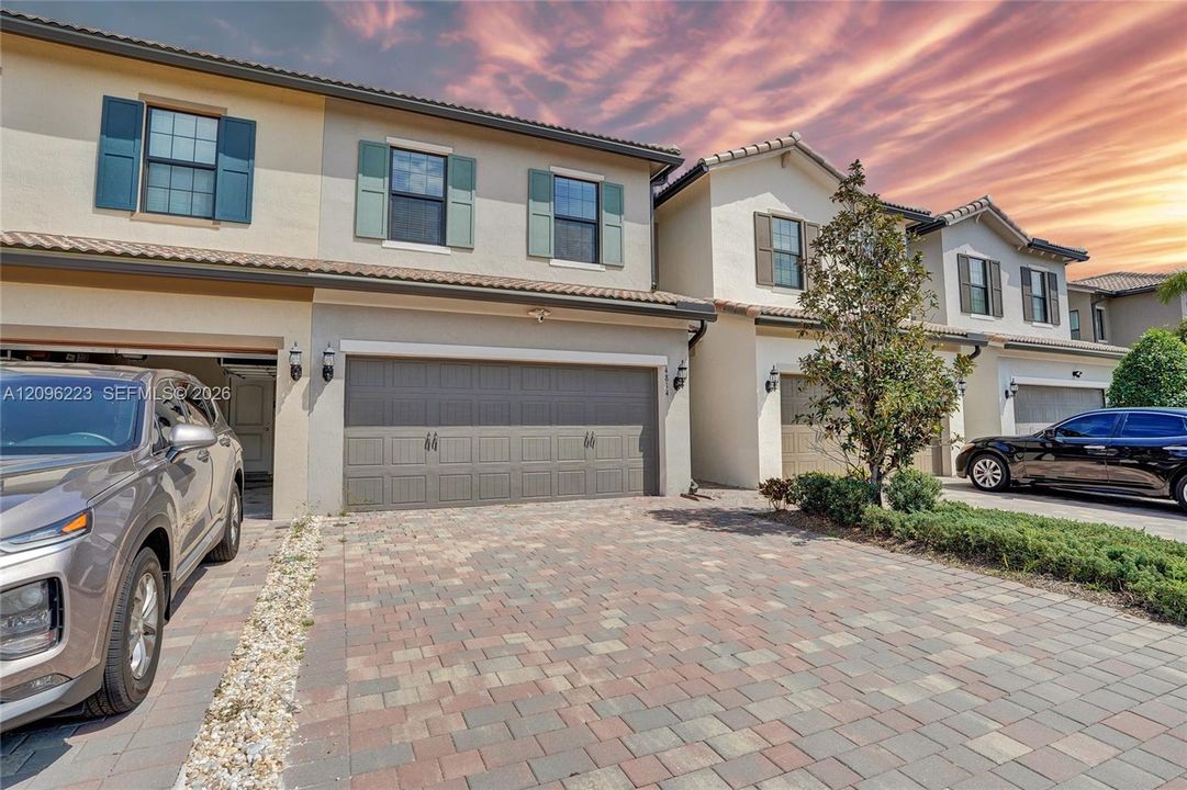 For Rent: $3,500 (3 beds, 2 baths, 1895 Square Feet)