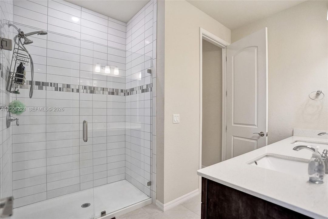 For Rent: $3,500 (3 beds, 2 baths, 1895 Square Feet)