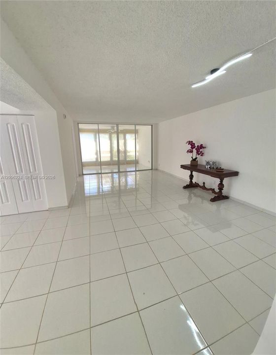 For Rent: $2,495 (3 beds, 2 baths, 1124 Square Feet)