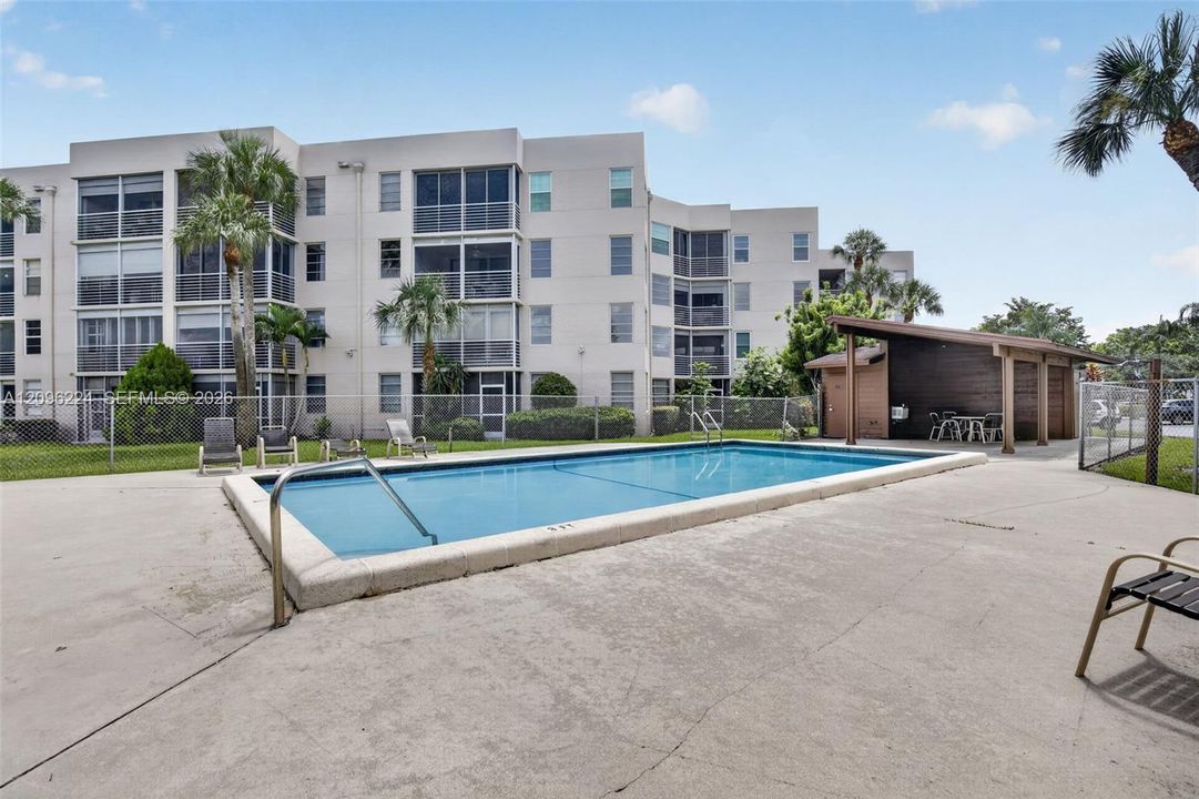 For Rent: $2,495 (3 beds, 2 baths, 1124 Square Feet)