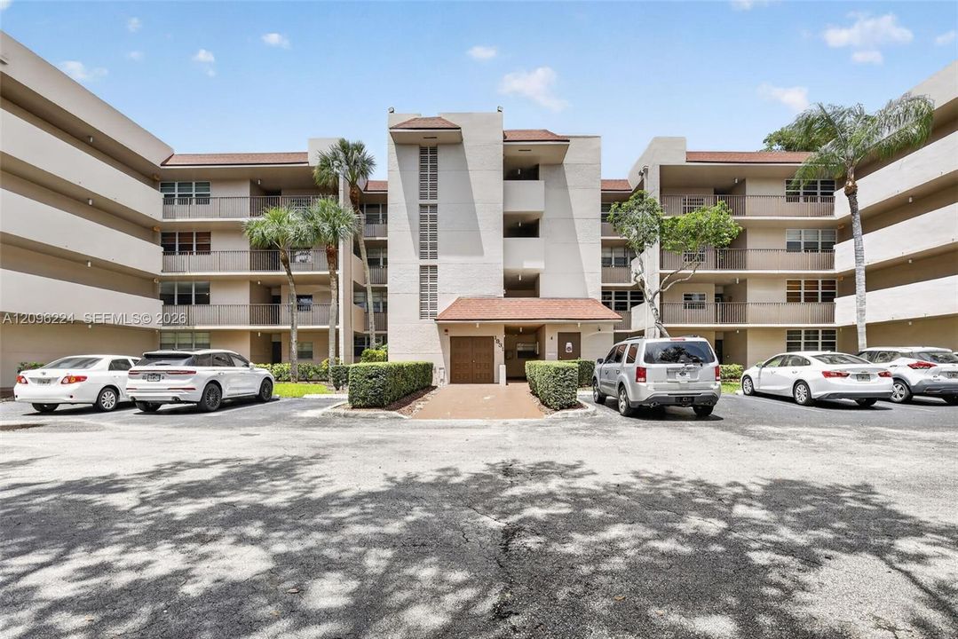 For Rent: $2,495 (3 beds, 2 baths, 1124 Square Feet)
